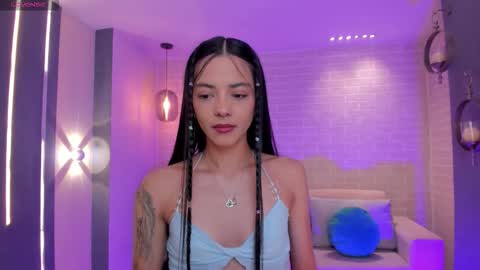 Snapshot of hannahjamesx chatting on December 17, 7:20 pm HANNAH J online show from December 17, 7:20 pm