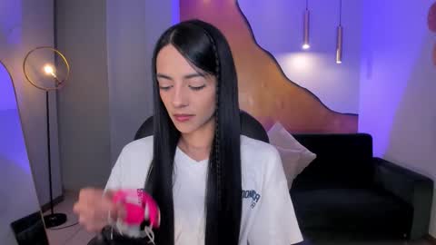 Snapshot of hannahjamesx chatting on January 17, 3:22 am HANNAH J online show from January 17, 3:22 am