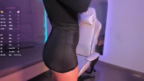 Snapshot of hannahmonttgomery chatting on February 12, 5:41 pm hannahmonttgomery Help me reach 100 Hands up online show from February 12, 5:41 pm