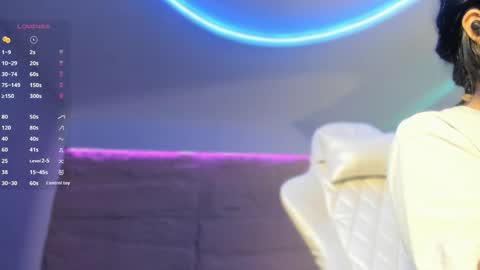 Snapshot of hannahmonttgomery chatting on February 24, 4:16 pm hannahmonttgomery Help me reach 100 Hands up online show from February 24, 4:16 pm