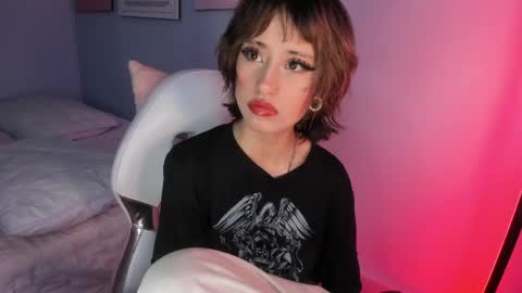 Hannah online show from April 29, 5:30 pm
