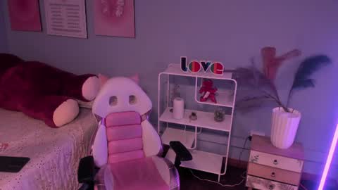 Hannah online show from June 29, 12:16 pm
