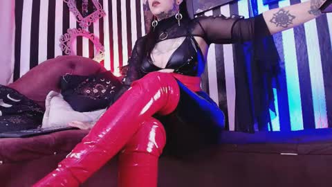 FOLLOW ME INTA MOONXMAFE online show from November 23, 9:36 pm