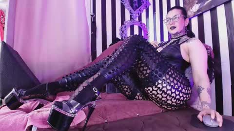 FOLLOW ME INTA MOONXMAFE online show from March 24, 8:47 pm