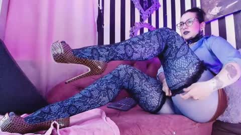 Snapshot of hannalicious4u chatting on April 26, 4:26 pm FOLLOW ME INTA MOONXMAFE online show from April 26, 4:26 pm