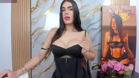 hannaroosseee online show from April 22, 6:53 pm