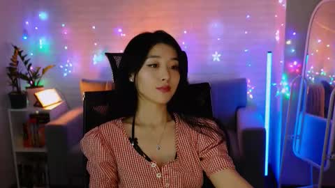 hannarosie online show from December 14, 6:45 pm