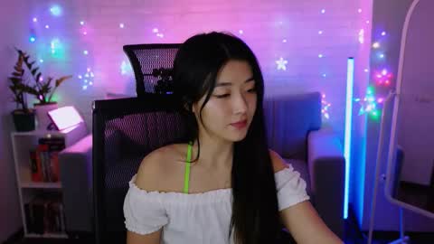 hannarosie online show from December 15, 7:18 pm