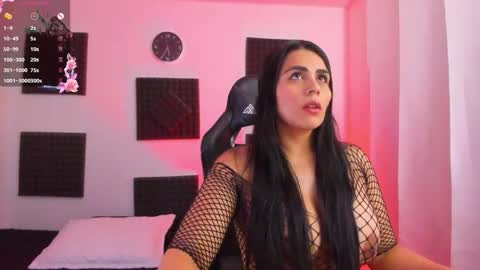 Snapshot of hannarusso chatting on October 30, 10:32 pm Hanna online show from October 30, 10:32 pm