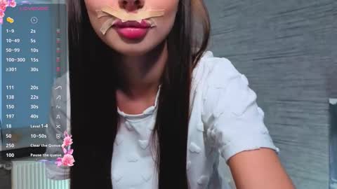 Snapshot of hannavaile chatting on October 15, 7:19 am Hanna online show from October 15, 7:19 am