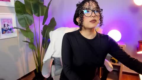 Snapshot of hannax__ chatting on September 12, 5:51 am hannax__ online show from September 12, 5:51 am