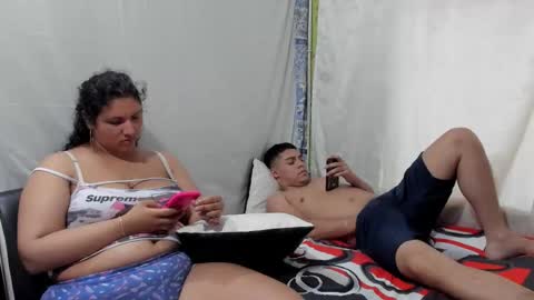 Snapshot of hannayaxel chatting on March 7, 9:23 pm Hanna y Axel online show from March 7, 9:23 pm