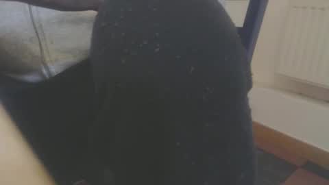 Snapshot of hannes_k chatting on January 7, 5:43 am hannes_k online show from January 7, 5:43 am