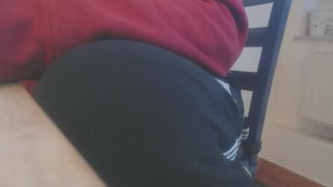 Snapshot of hannes_k chatting on February 4, 7:03 am hannes_k online show from February 4, 7:03 am