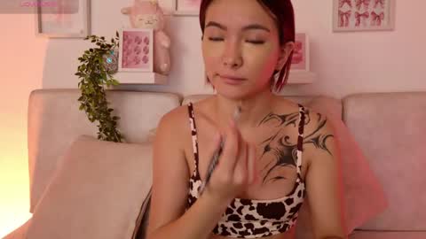 Yumii online show from April 25, 12:19 pm