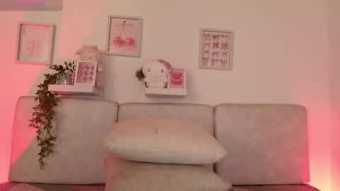 Yumii online show from May 8, 12:54 pm