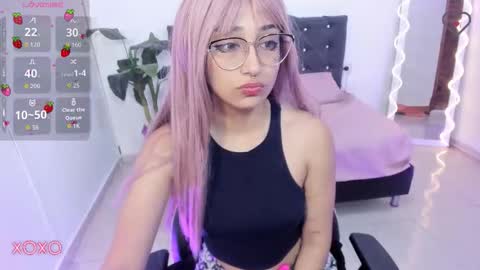 Snapshot of hanni_tay chatting on February 5, 3:11 am HANNI online show from February 5, 3:11 am