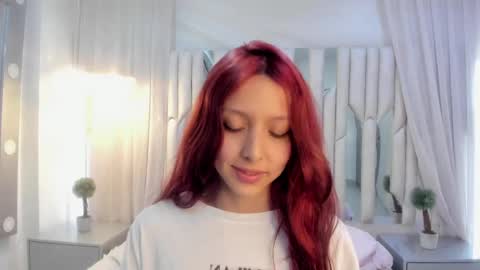 Snapshot of hanniesmile chatting on February 16, 5:26 pm Hanni online show from February 16, 5:26 pm