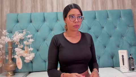 Snapshot of hannnafoxx chatting on December 18, 10:19 am online show from December 18, 10:19 am