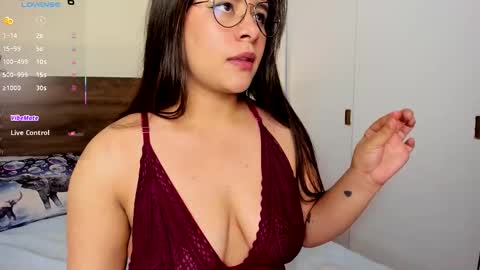 taylor live   online show from March 12, 12:50 am