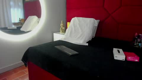 Hanny  online show from May 10, 11:26 am
