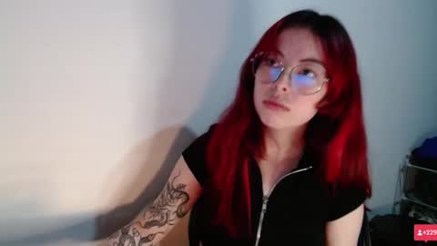 Snapshot of hanny_e chatting on March 2, 2:25 am hanny online show from March 2, 2:25 am