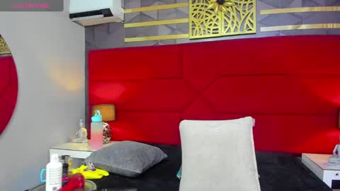 Snapshot of hanny_milf_ chatting on January 4, 11:33 am HANNY online show from January 4, 11:33 am