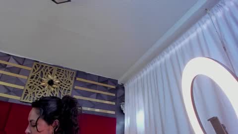 Snapshot of hanny_milf_ chatting on January 26, 5:44 pm HANNY online show from January 26, 5:44 pm