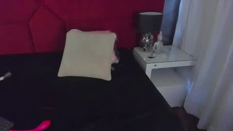 Snapshot of hanny_milf_ chatting on February 12, 2:43 pm HANNY online show from February 12, 2:43 pm