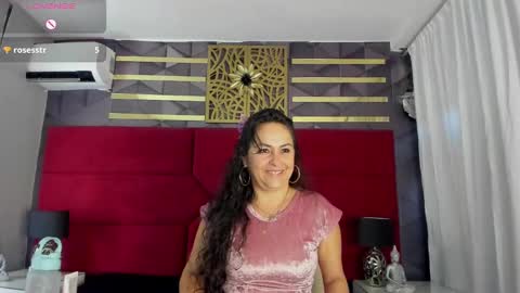 Snapshot of hanny_milf_ chatting on February 14, 12:03 pm HANNY online show from February 14, 12:03 pm