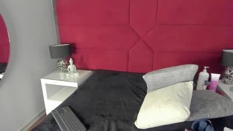 Snapshot of hanny_milf_ chatting on March 11, 11:55 am HANNY online show from March 11, 11:55 am