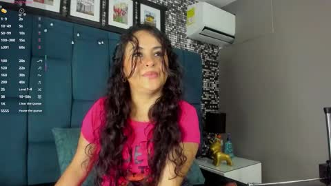 Snapshot of hanny_milf_ chatting on October 21, 11:33 am HANNY online show from October 21, 11:33 am