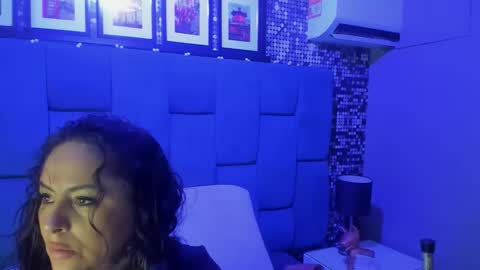 Snapshot of hanny_milf_ chatting on October 24, 11:06 am HANNY online show from October 24, 11:06 am