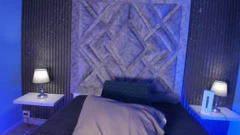 hannyk_ online show from January 7, 11:56 am