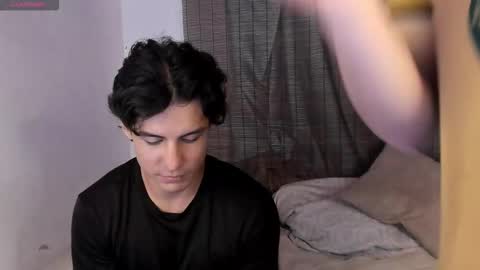 Snapshot of hans_andres17 chatting on December 3, 8:51 pm hans and andres online show from December 3, 8:51 pm