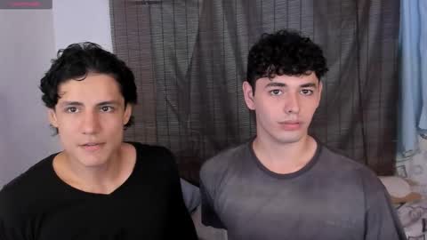 Snapshot of hans_andres17 chatting on December 5, 7:54 pm hans and andres online show from December 5, 7:54 pm