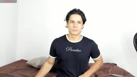 Snapshot of hans_andres17 chatting on January 7, 9:06 pm hans and andres online show from January 7, 9:06 pm