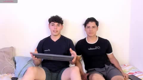 Snapshot of hans_andres17 chatting on February 16, 12:51 am hans and andres online show from February 16, 12:51 am