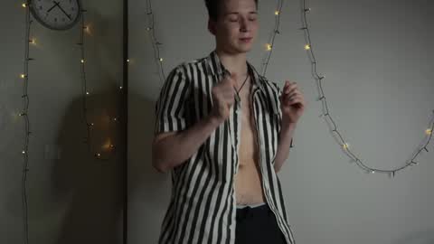 Snapshot of hansi_provincials chatting on December 14, 4:20 pm Hans online show from December 14, 4:20 pm