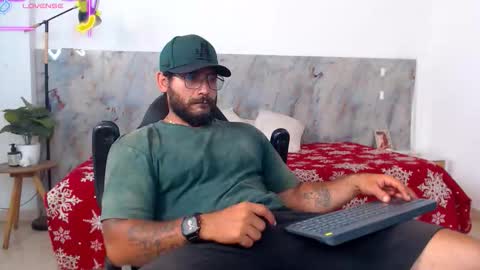 hanz_col online show from February 7, 11:08 pm