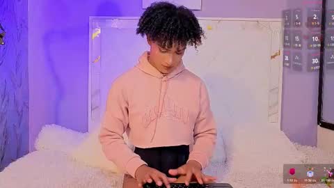 Snapshot of hanzking01 chatting on March 10, 4:50 am Hanzking01 online show from March 10, 4:50 am