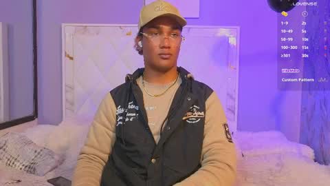 Snapshot of hanzking01 chatting on April 7, 3:07 am Hanzking01 online show from April 7, 3:07 am