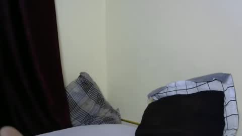 Snapshot of happy_darling chatting on March 10, 8:34 pm happy online show from March 10, 8:34 pm