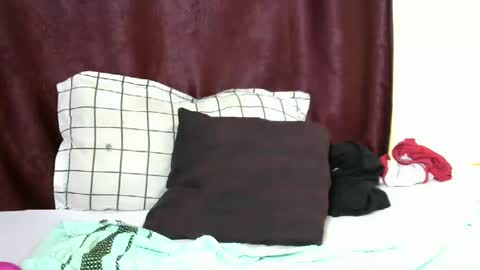 Snapshot of happy_darling chatting on March 11, 11:15 pm happy online show from March 11, 11:15 pm