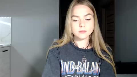Snapshot of happy_fox_ chatting on May 12, 8:39 pm happy_fox_ online show from May 12, 8:39 pm