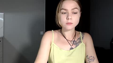 Snapshot of happy_fox_ chatting on June 2, 9:06 pm happy_fox_ online show from June 2, 9:06 pm