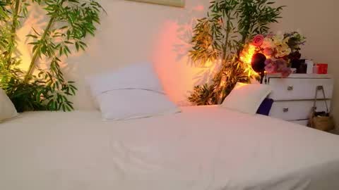 HappyAlice online show from March 2, 7:15 am