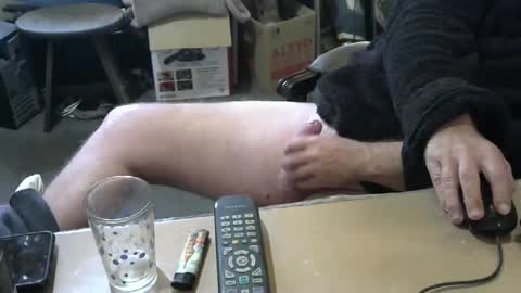 happyfeet987999864 online show from May 8, 9:47 am