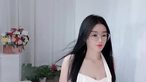 Snapshot of happyflower802318 chatting on March 26, 3:45 am Daisy online show from March 26, 3:45 am