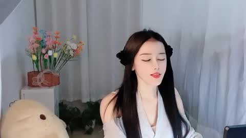 Daisy online show from April 12, 2:44 pm